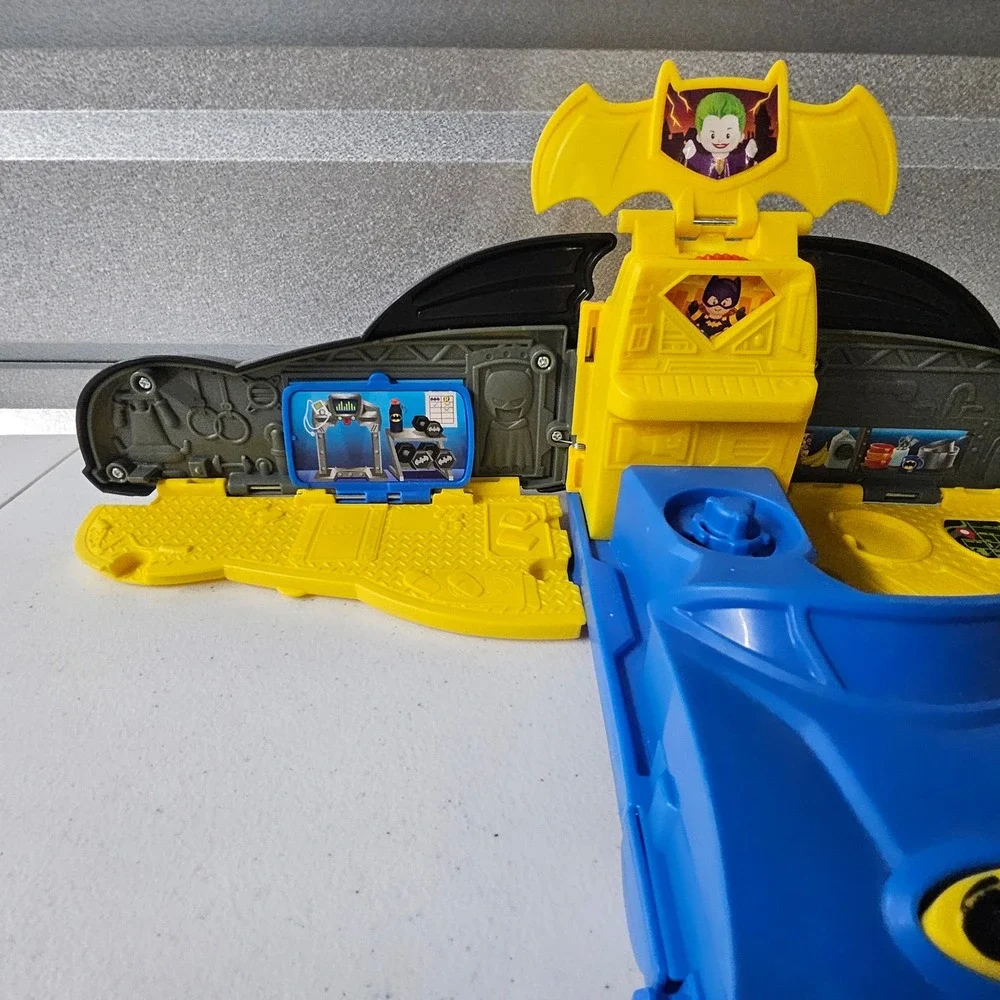 Fisher-Price Little People‎ Batmobile Transforming Playset Batman Car Toy